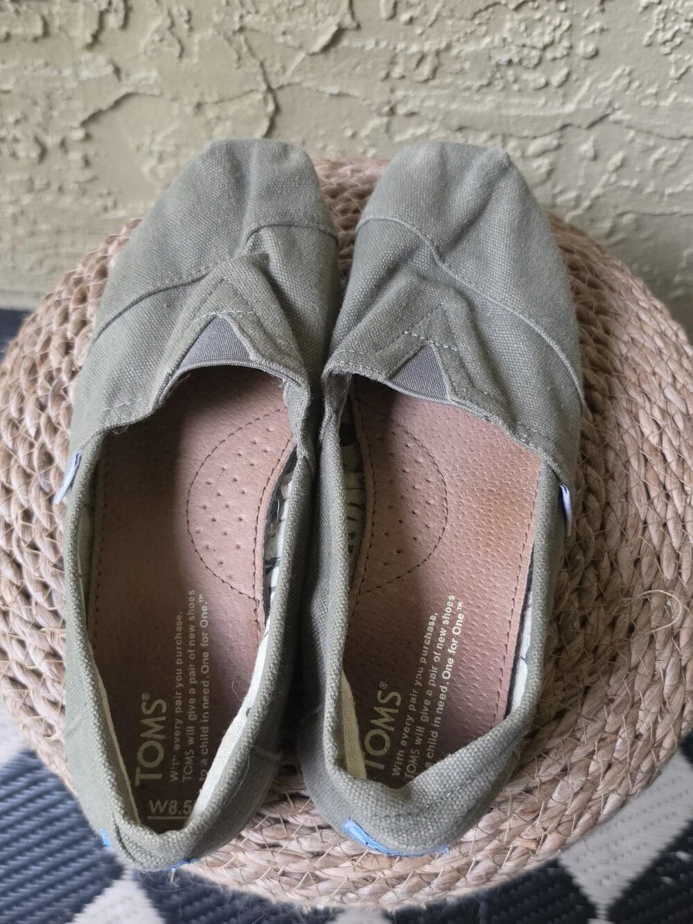 TOMS Olive Green Canvas Classic Alpargata Slip-On Flats – Women's Size 8.5